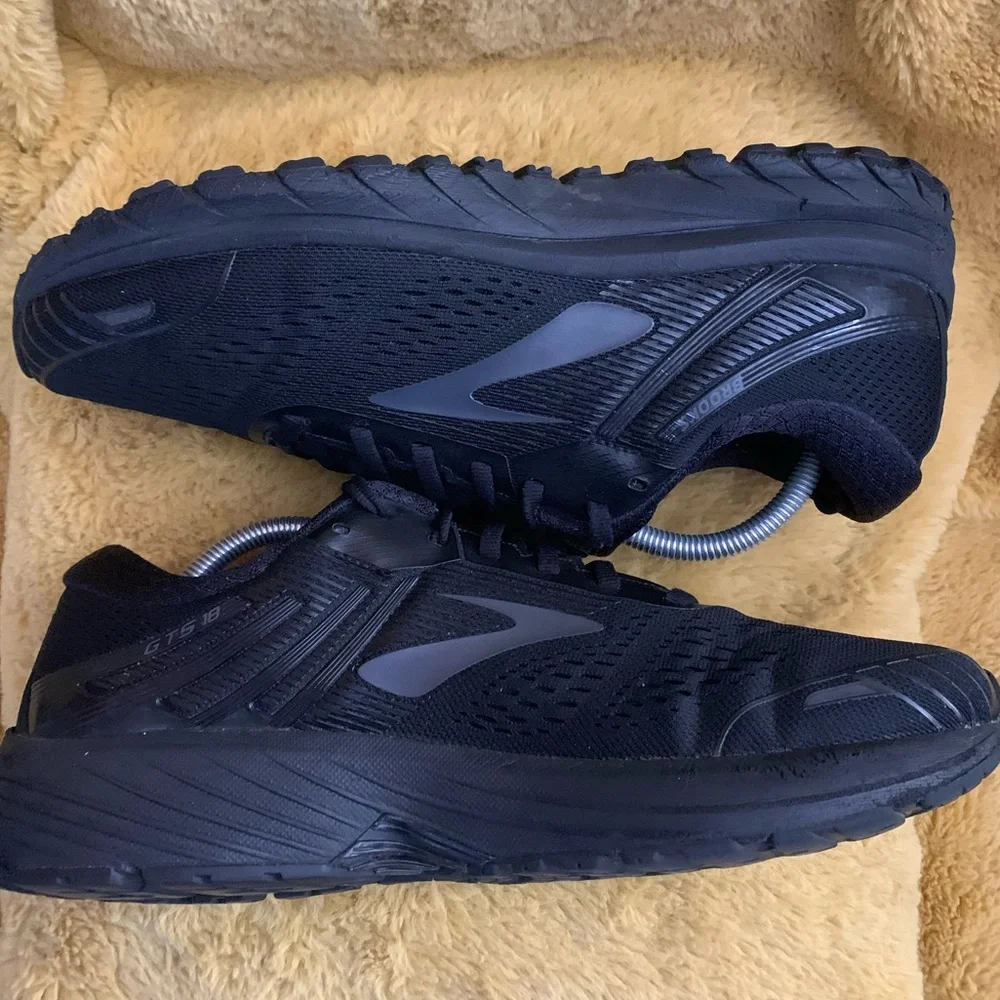 ❌SOLD❌Brooks Adrenaline GTS 18 Triple Black Running Shoes Women’s Size 10.5 Wide - Picture 9 of 10